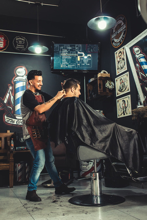 adults-barber-barber-shop-2061820